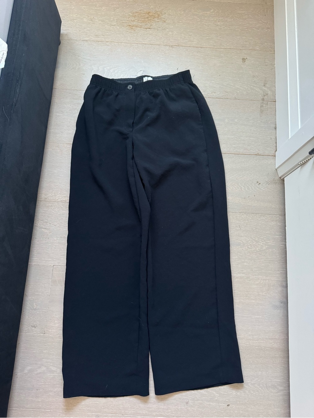 Women’s aritzia trousers